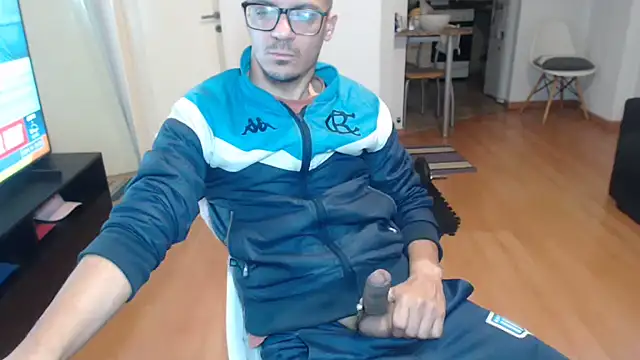 Snapshot of guachin_hunk chatting on June 12, 10:51 pm guachin hunk online show from June 12, 10:51 pm