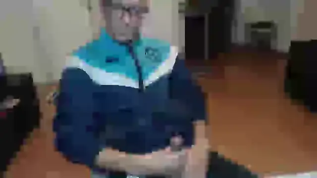 guachin hunk online show from May 30, 4:19 am
