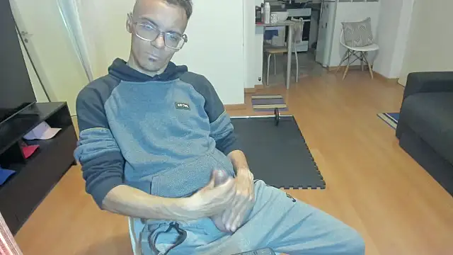 Snapshot of guachin_hunk chatting on September 10, 3:27 am guachin hunk online show from September 10, 3:27 am