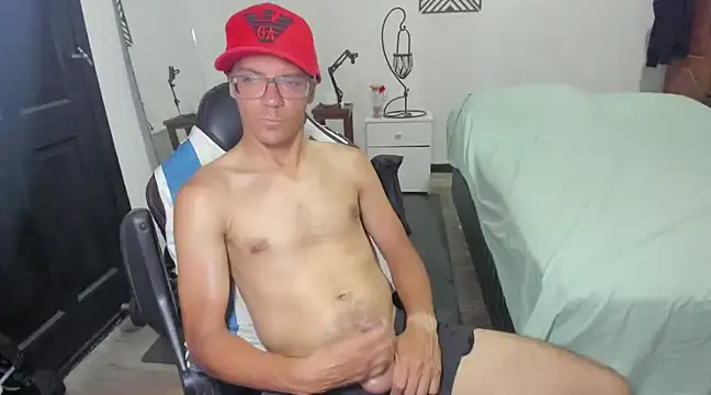 Snapshot of guachin_hunk chatting on January 18, 5:59 pm guachin hunk online show from January 18, 5:59 pm