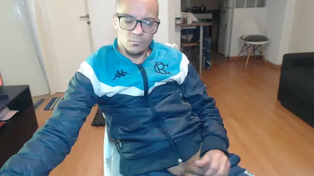 Snapshot of guachin_hunk chatting on June 7, 3:01 am guachin hunk online show from June 7, 3:01 am