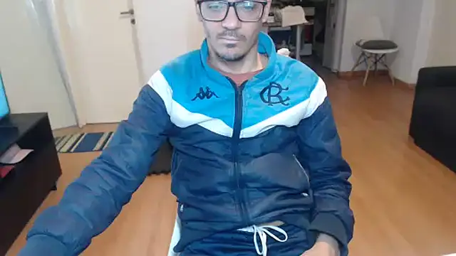 Snapshot of guachin_hunk chatting on June 15, 9:47 pm guachin hunk online show from June 15, 9:47 pm