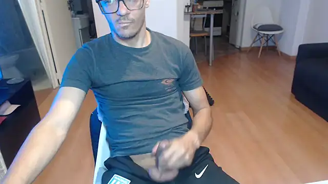 guachin hunk online show from May 28, 12:40 am