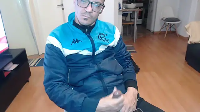 Snapshot of guachin_hunk chatting on June 21, 11:10 pm guachin hunk online show from June 21, 11:10 pm
