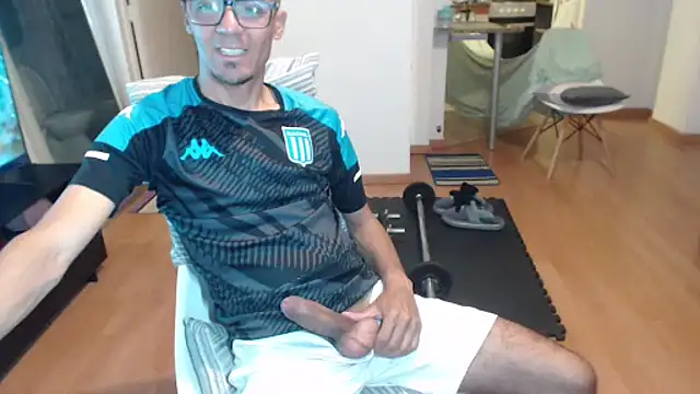 Snapshot of guachin_hunk chatting on October 22, 4:01 am guachin hunk online show from October 22, 4:01 am