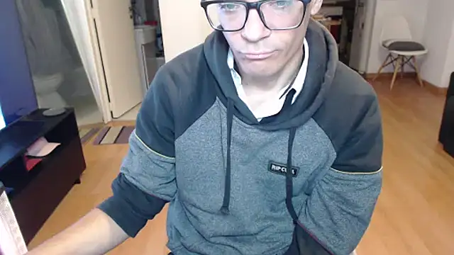 guachin hunk online show from May 8, 4:27 am