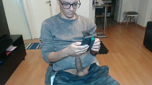 Snapshot of guachin_hunk chatting on June 25, 5:05 am guachin hunk online show from June 25, 5:05 am