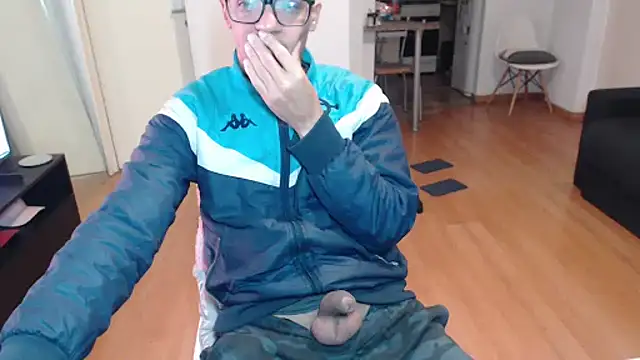 guachin hunk online show from May 25, 8:29 pm