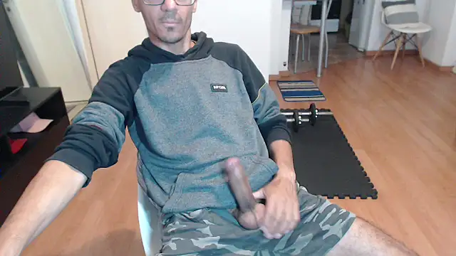 Snapshot of guachin_hunk chatting on October 14, 6:30 pm guachin hunk online show from October 14, 6:30 pm