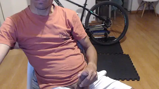 Snapshot of guachin_hunk chatting on November 22, 6:56 am guachin hunk online show from November 22, 6:56 am