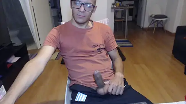 guachin hunk online show from May 20, 3:25 am