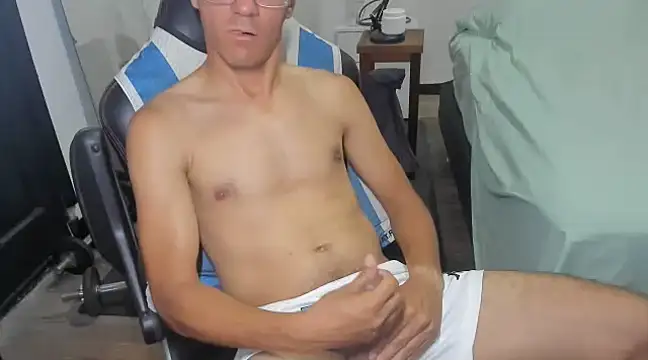 Snapshot of guachin_hunk chatting on January 27, 2:53 am guachin hunk online show from January 27, 2:53 am