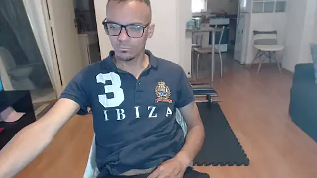 Snapshot of guachin_hunk chatting on November 5, 3:37 pm guachin hunk online show from November 5, 3:37 pm