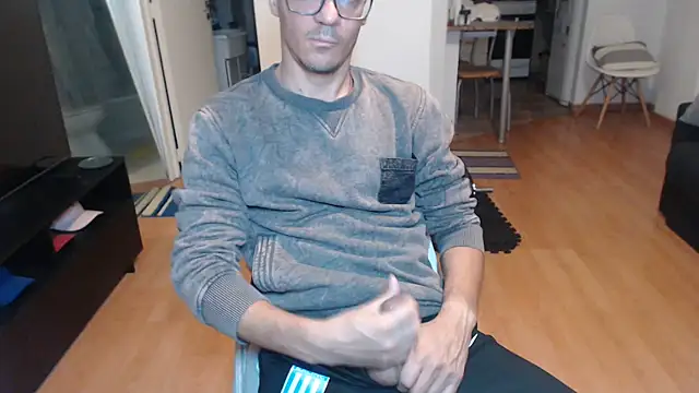 Snapshot of guachin_hunk chatting on June 29, 5:58 am guachin hunk online show from June 29, 5:58 am