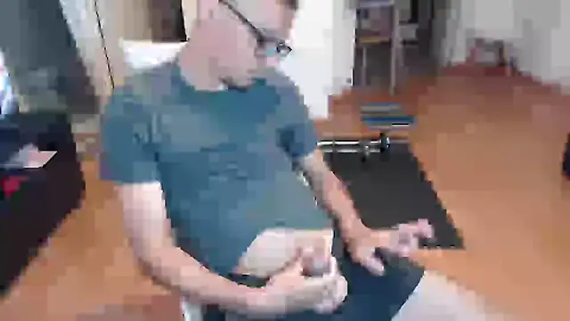 Snapshot of guachin_hunk chatting on October 9, 4:13 am guachin hunk online show from October 9, 4:13 am