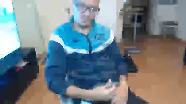 Snapshot of guachin_hunk chatting on June 5, 6:57 pm guachin hunk online show from June 5, 6:57 pm
