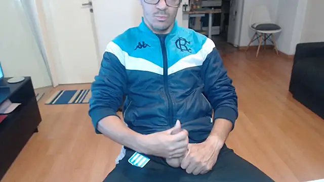 guachin hunk online show from May 28, 11:21 pm