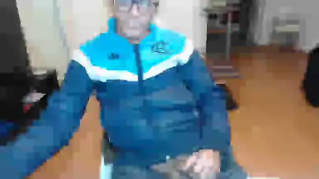 Snapshot of guachin_hunk chatting on July 13, 4:34 am guachin hunk online show from July 13, 4:34 am