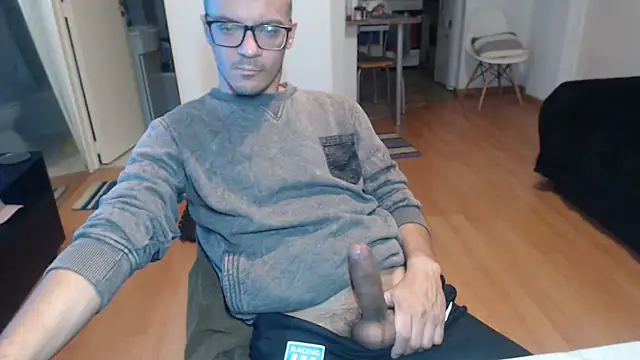 Snapshot of guachin_hunk chatting on June 30, 7:58 pm guachin hunk online show from June 30, 7:58 pm