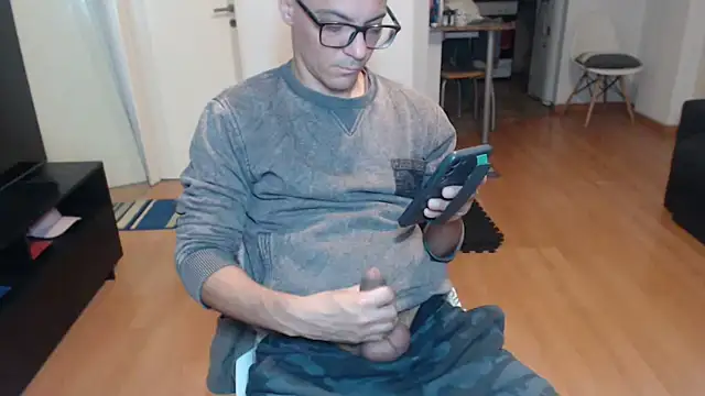 Snapshot of guachin_hunk chatting on June 25, 5:12 am guachin hunk online show from June 25, 5:12 am