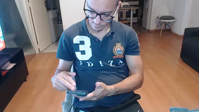 guachin hunk online show from June 1, 10:09 pm