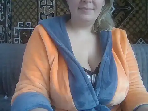 Snapshot of Diana_Britt chatting on February 14, 9:53 am Diana Britt online show from February 14, 9:53 am