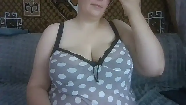 Diana Britt online show from July 10, 2:06 pm
