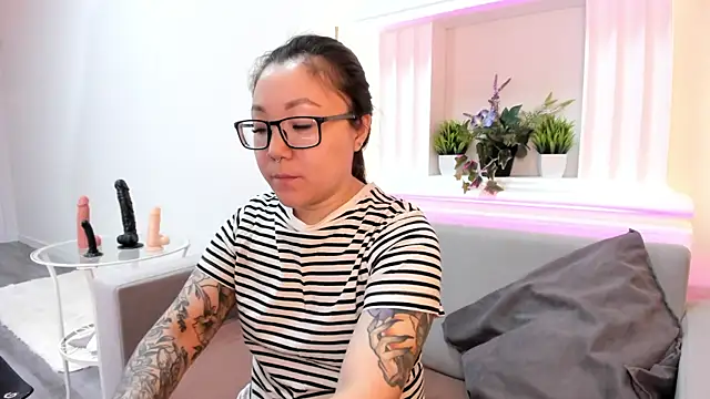 gentle muse online show from March 31, 12:01 am