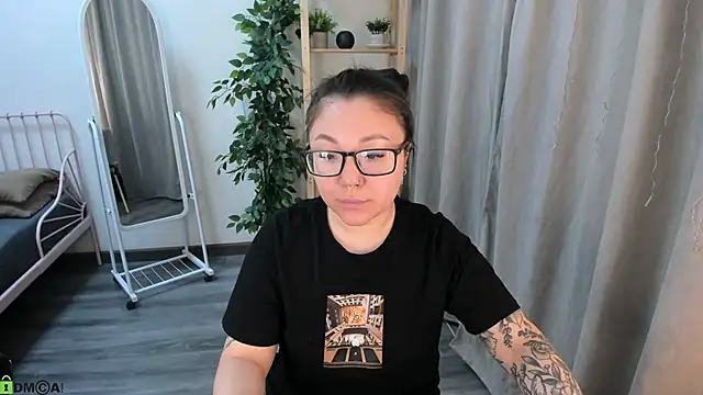 gentle muse online show from April 13, 12:03 am