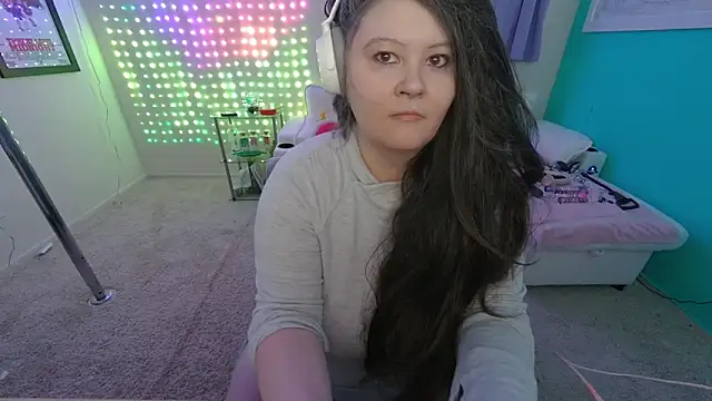 electrifiedlove online show from December 2, 9:05 pm