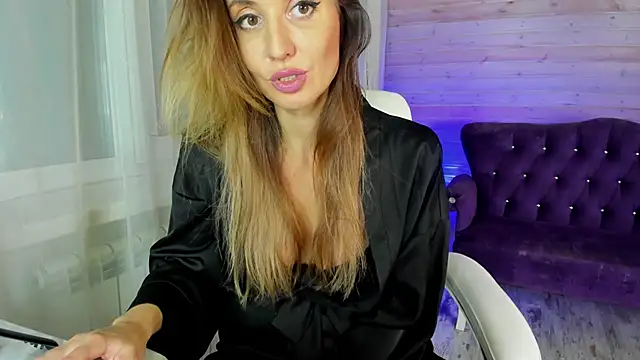 KamillaSporty online show from November 18, 10:02 pm