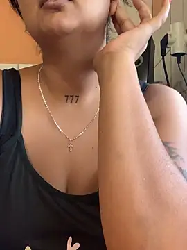 Snapshot of Madsion23 chatting on October 6, 6:47 am Madsion23 online show from October 6, 6:47 am