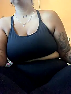 Snapshot of Madsion23 chatting on October 14, 8:37 am Madsion23 online show from October 14, 8:37 am