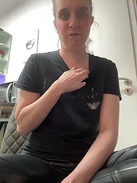 LadyChantale online show from March 31, 5:31 am