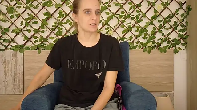 LadyChantale online show from November 3, 7:35 am