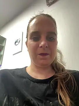 LadyChantale online show from April 2, 7:04 am