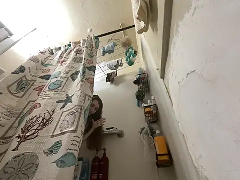 Snowbunnycake 131 online show from June 10, 1:01 pm