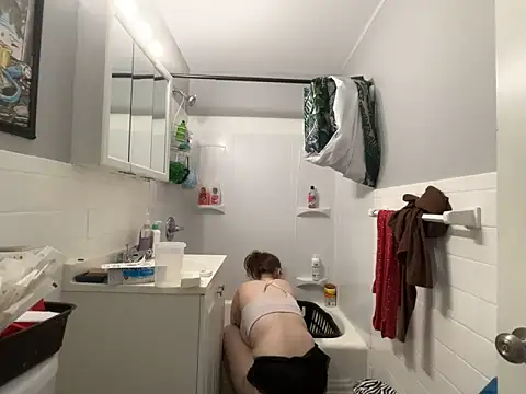 Snowbunnycake 131 online show from November 3, 10:46 pm