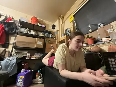 Snowbunnycake 131 online show from June 11, 6:05 pm
