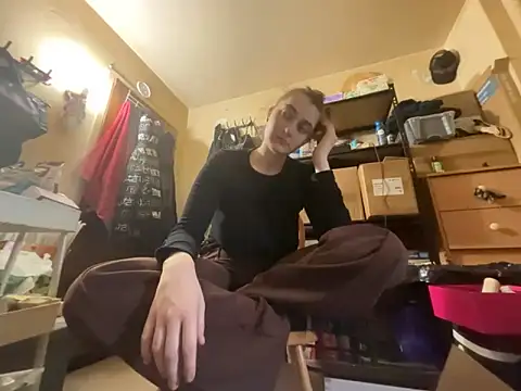 Snowbunnycake 131 online show from May 26, 11:25 pm