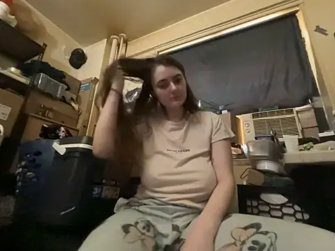 Snowbunnycake 131 online show from June 21, 8:25 pm
