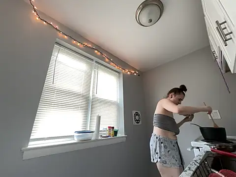 Snowbunnycake 131 online show from August 1, 5:11 pm