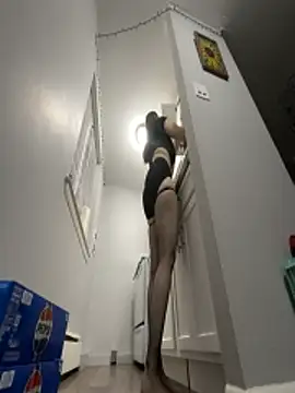 Snapshot of Snowbunnycake_131 chatting on October 29, 10:20 pm Snowbunnycake 131 online show from October 29, 10:20 pm