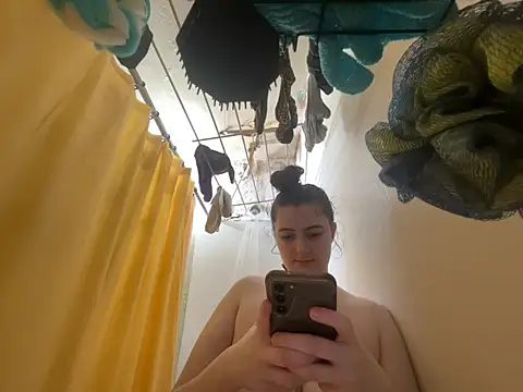 Snowbunnycake 131 online show from February 8, 1:31 pm