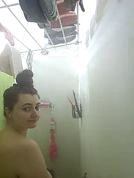 Snapshot of Snowbunnycake_131 chatting on October 14, 12:17 pm Snowbunnycake 131 online show from October 14, 12:17 pm