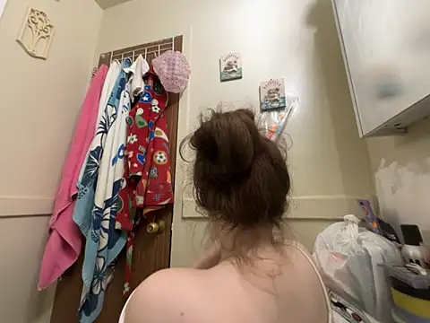 Snowbunnycake 131 online show from November 27, 10:27 am