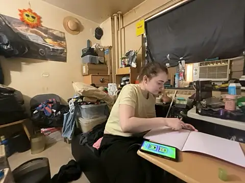 Snowbunnycake 131 online show from March 18, 3:03 pm
