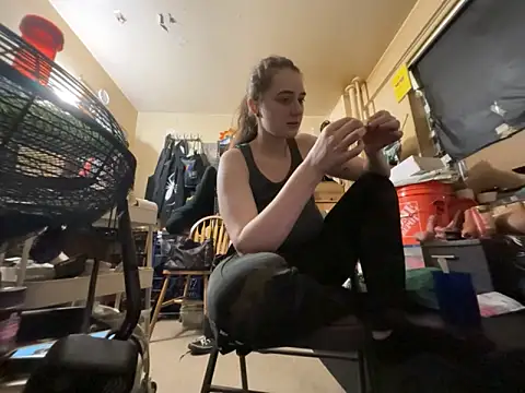 Snowbunnycake 131 online show from May 28, 9:21 pm