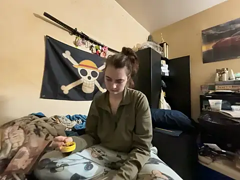 Snowbunnycake 131 online show from May 23, 1:32 pm