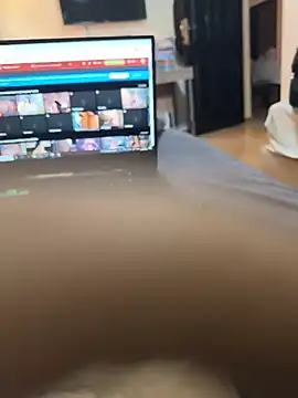 Snapshot of bigdiiiickkk chatting on May 25, 11:31 am bigdiiiickkk online show from May 25, 11:31 am
